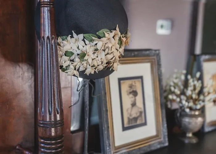 Apartment The Gilded Lady - The Socialite Pensacola